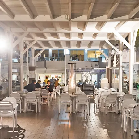Arena מלון דירות קורלחו